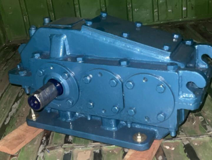 Gearmotor: Helical Steel Body Hardened Ground Gears
